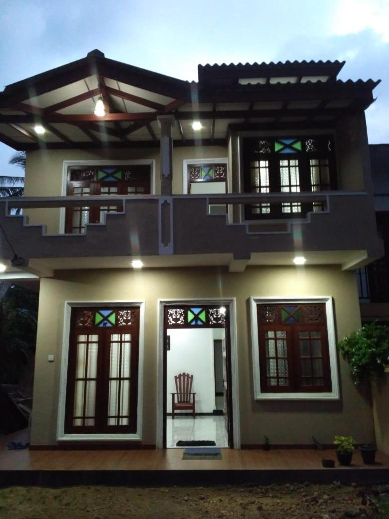 Kith Fiesta Villa ฮิกคาดูวา ภายนอก รูปภาพ